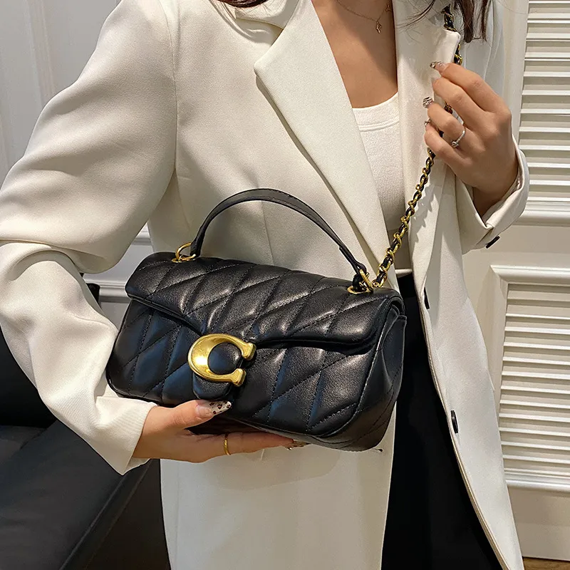 Presentación de producto bolso de lujo 3