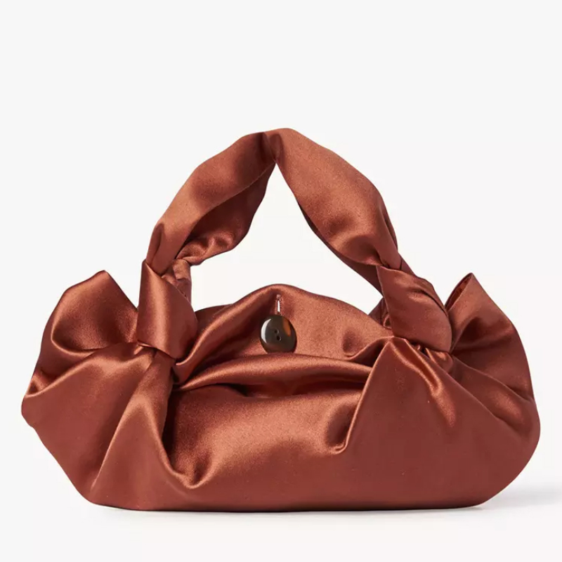 Bolsos de mano de satén plisado para mujeres, carteras de noche, diseño de lujo femenino, bolsas elegantes pequeñas para damas