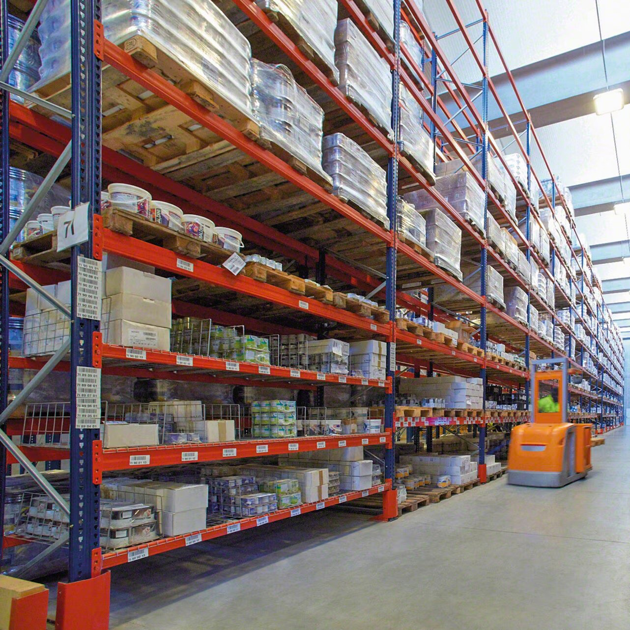 Steel Warehouse Storage Industrial Shelving Steel Selective Heavy Duty Storage Pallet Racking Warehouse Stacking Rack Shelves