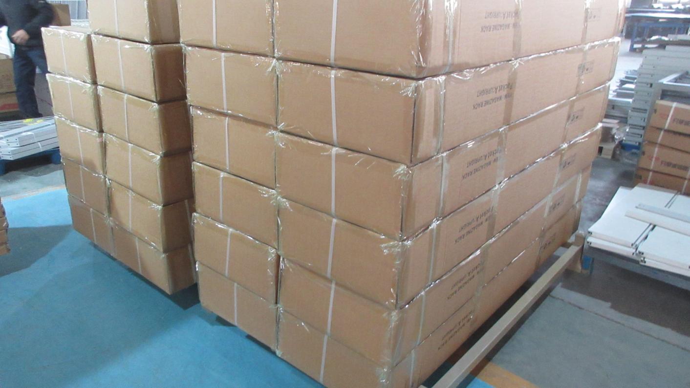 Heavy duty pallet rack system for industrial warehouse storage