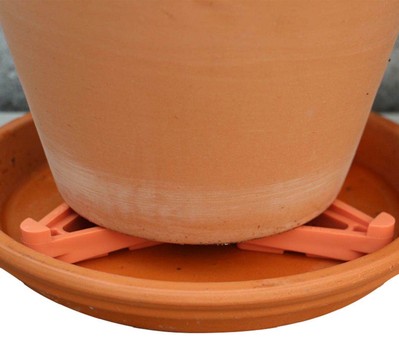 Stackable Plastic Triangular Flowerpot Base