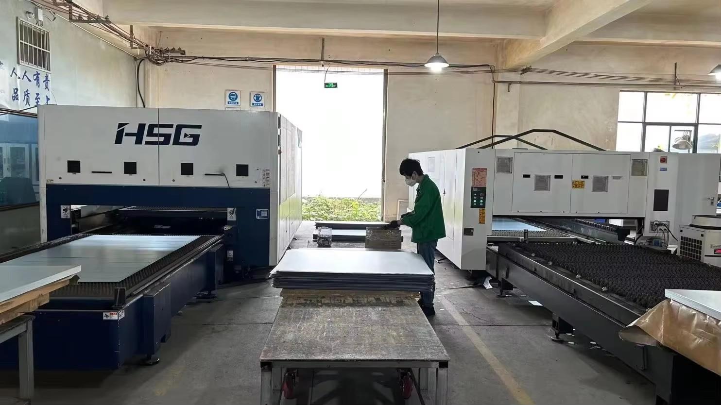 Laser welding machine for precision solar panel manufacturing