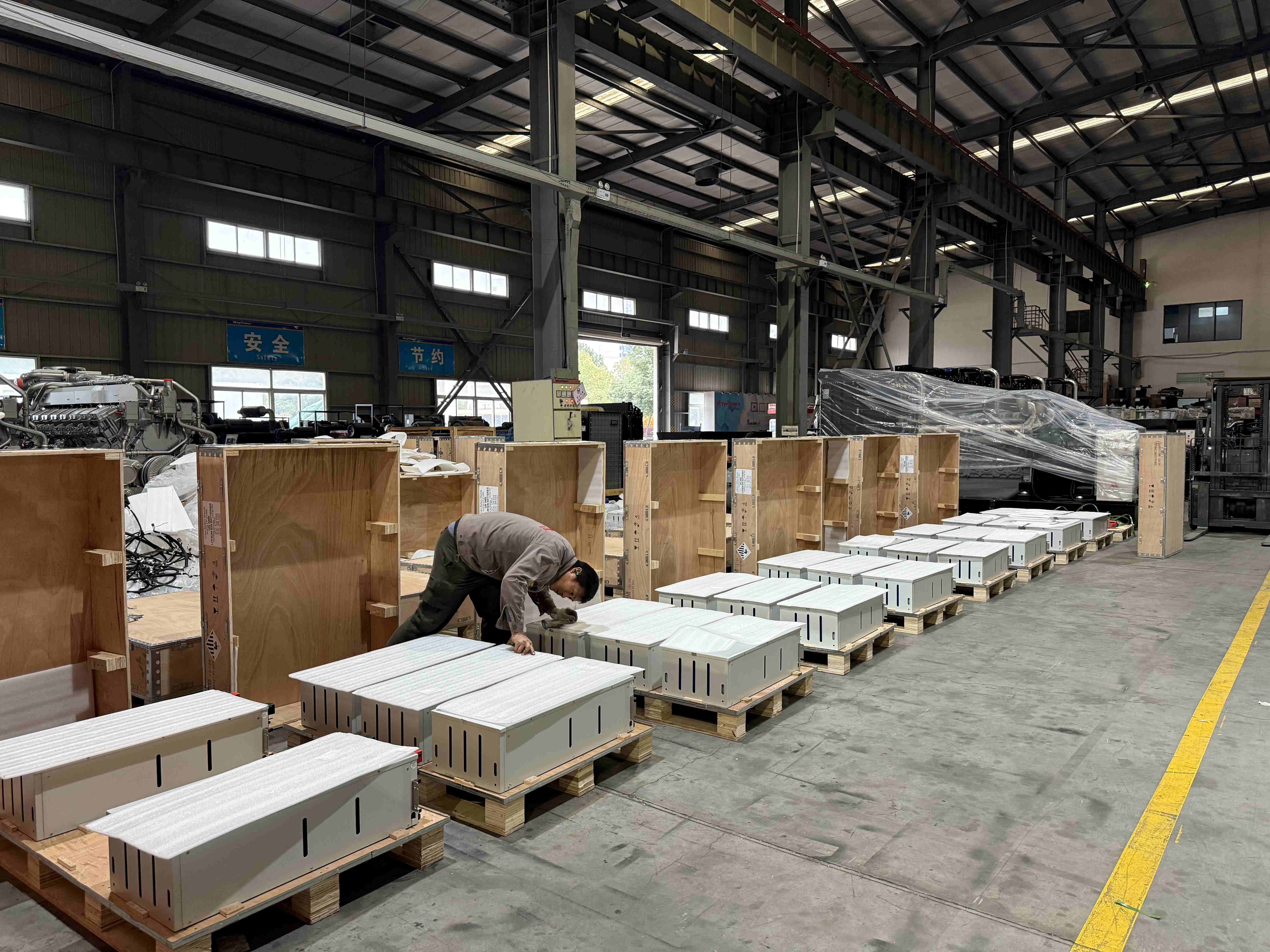 Containerized CE Standard Bess 500kWh 1MWh 2MWh 20ft 40ft Container Solar Battery Energy Storage System