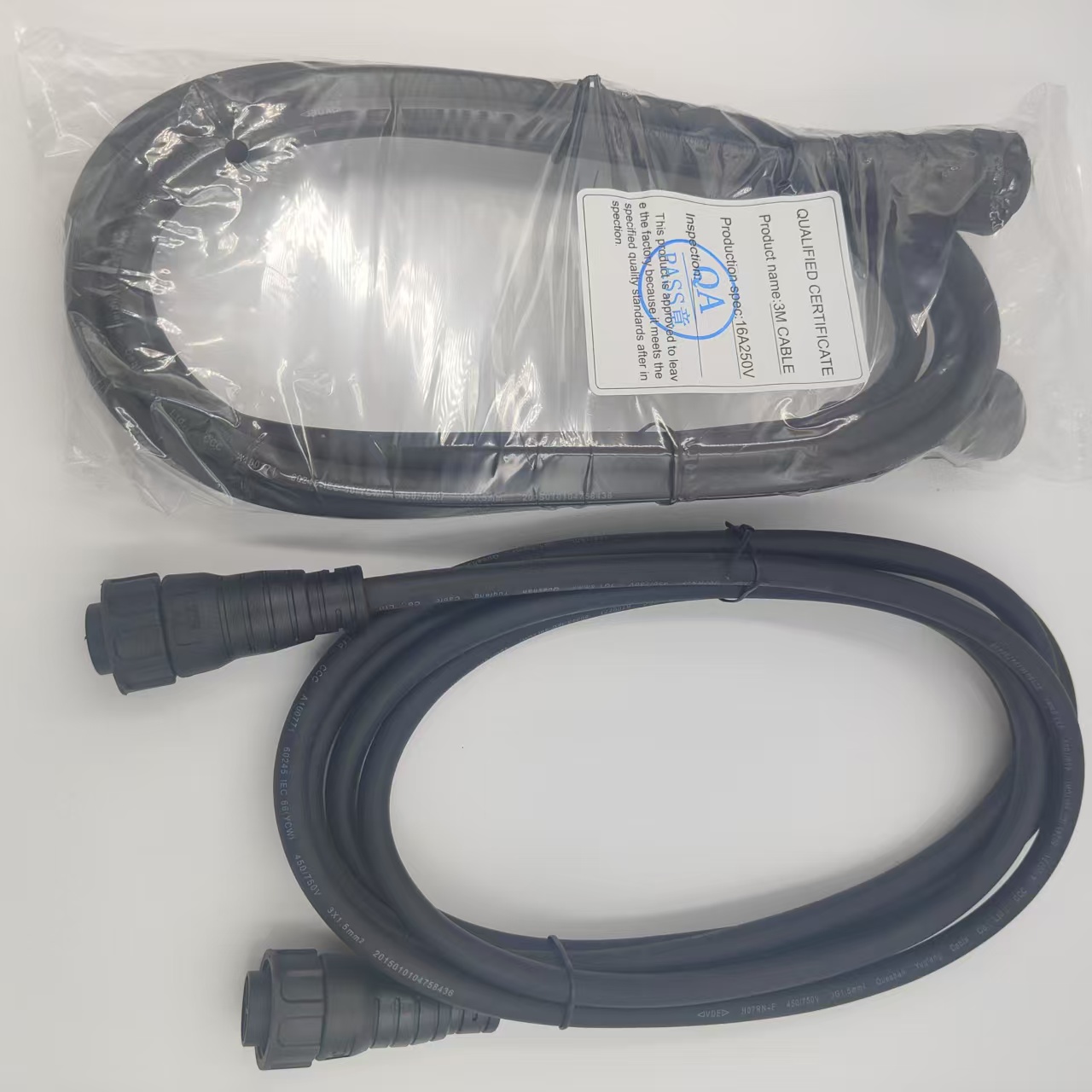 800-watt Solar Micro-inverter IP67 Waterproof IEC CE Certified Balcony Micro-inverter M25 Three-core Plug and Socket Accessory