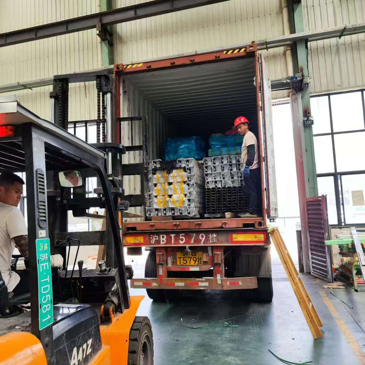 Loading 3