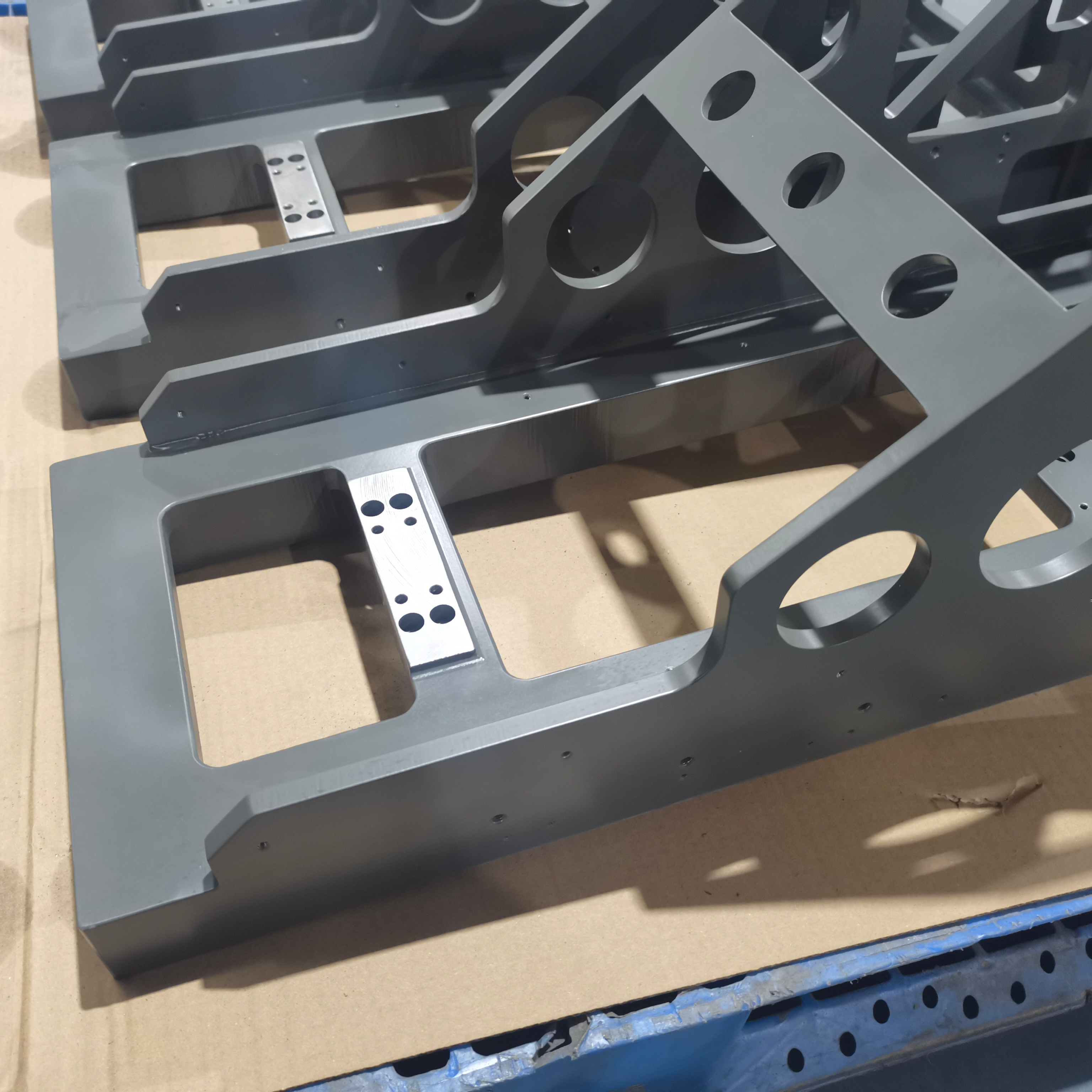 Factory Direct Mingway Custom Carbon Steel/Stainless Steel Equipment Frames Machine Bases ISO9001:2015 Certified Fabrication