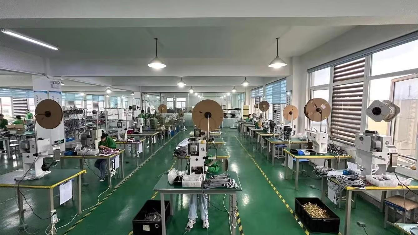 Solar panel wiring harness assembly process at Luzz Solar factory