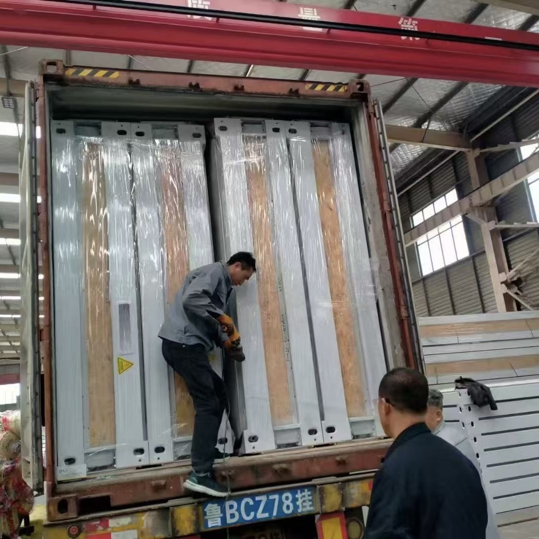 Container Loading Detail 4