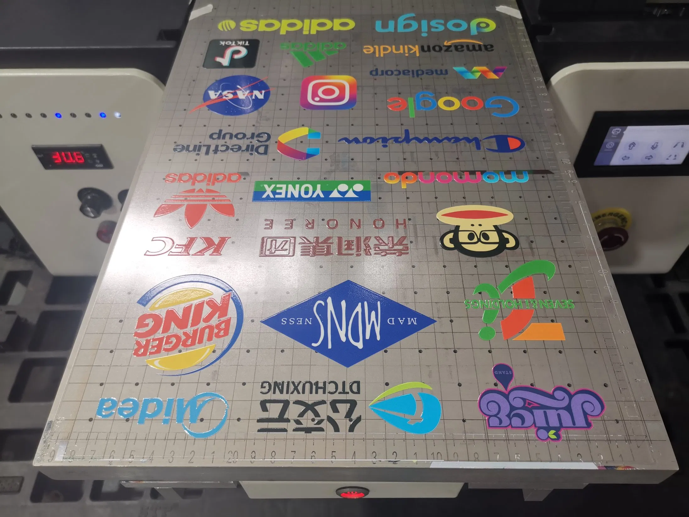 A3 Bouble Printheads Sign Supplier UV Printer Braille with Varnish