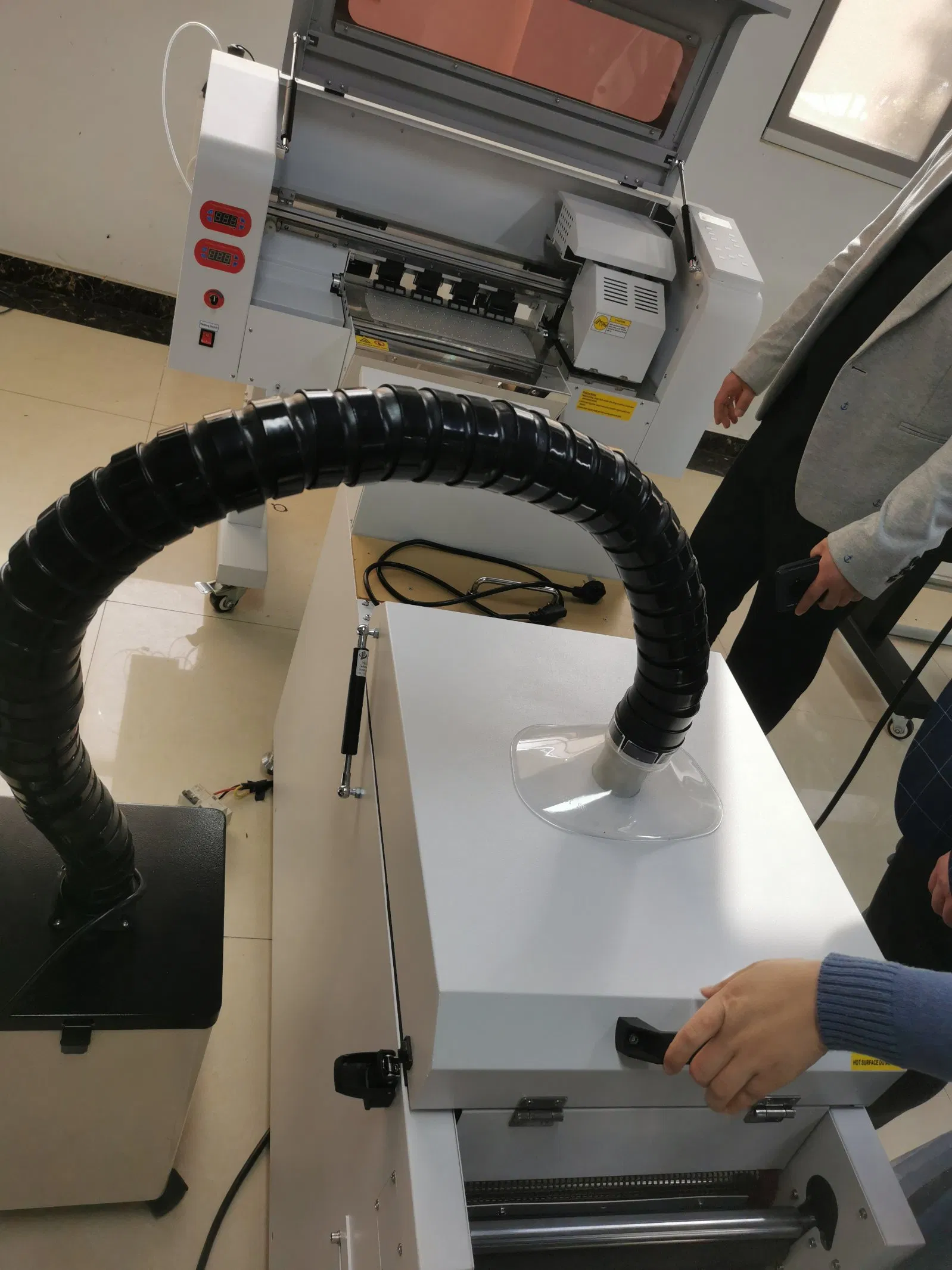 Easy to Operate 60cm Four Head Dtf I3200A1 Printer White+ Color Pigment Ink Including Shake Powder Dry and Ink Alarm System