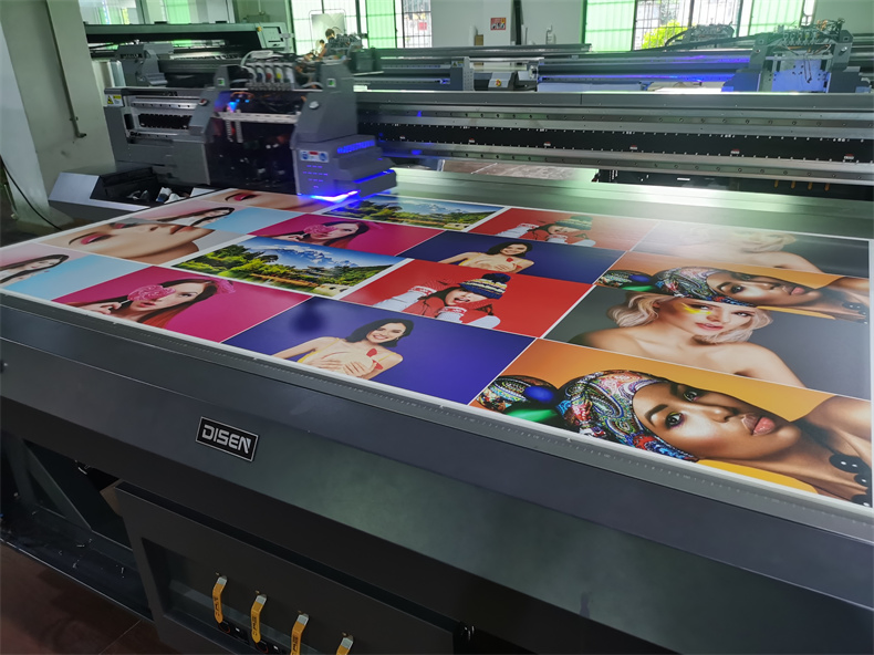 Industrial UV Flatbed Printer High Quality 2513UV Flatbed Printing Machine New Design Printer with 3 Heads