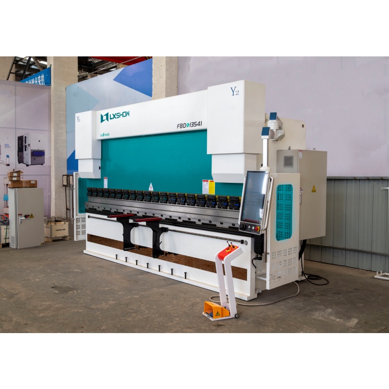 Best WE67K-135T4100 High-Quality Hydraulic CNC Bending Machine for Metal Manufacturers, Factories