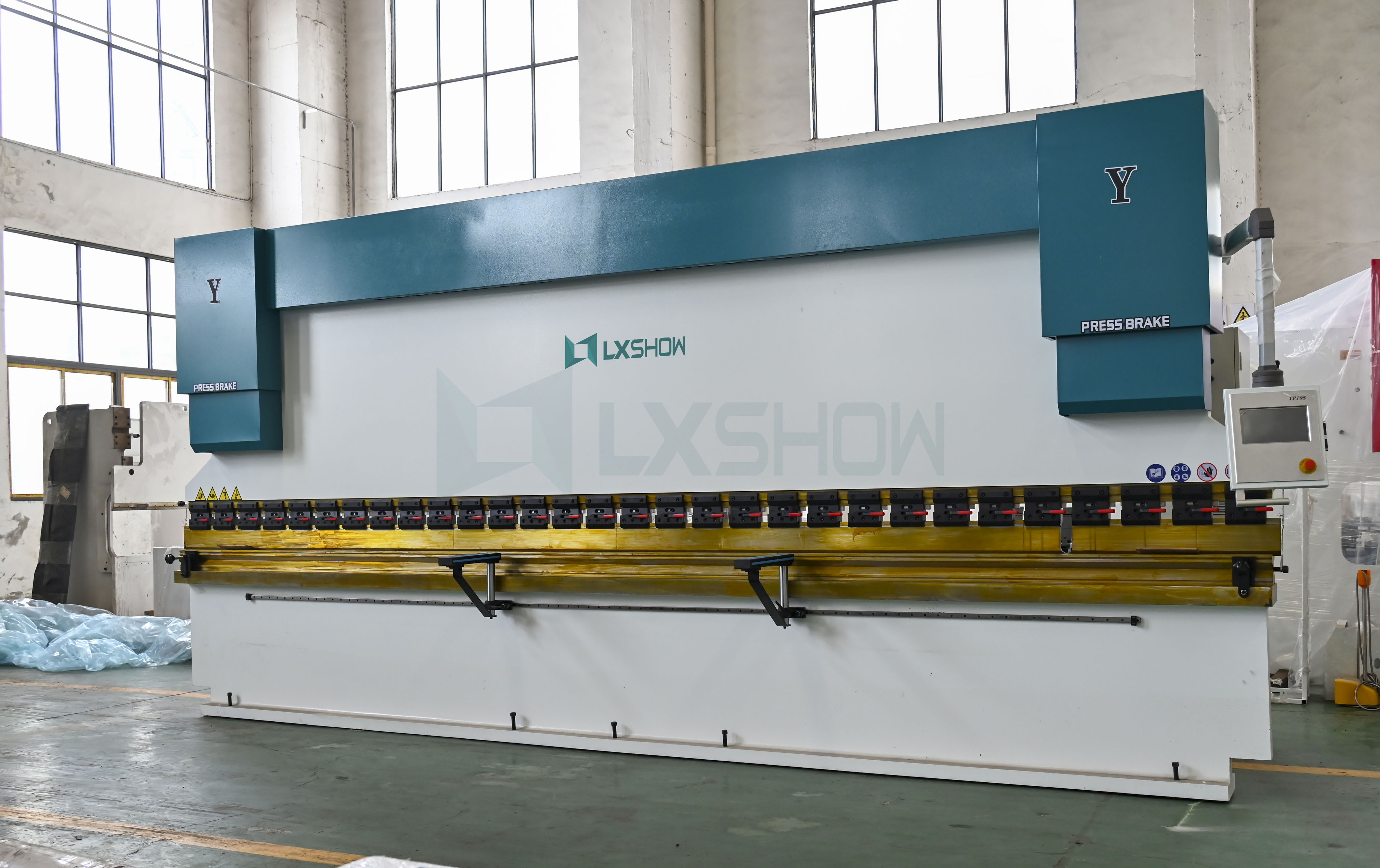 China WG67K-200t6000 High Efficient CNC Sheet Steel Metal Bending Machine Factory, Exporter