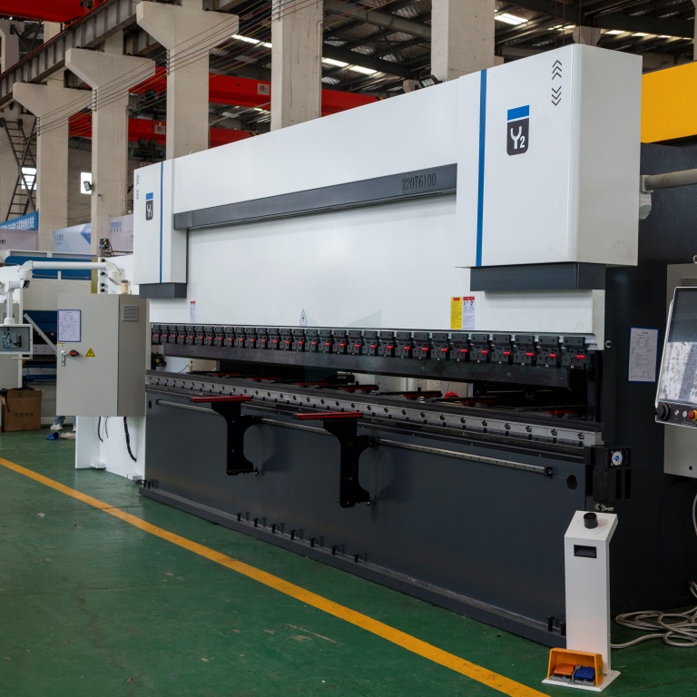 Custom WE67K-220T6100 Lxshow High Performance Customized Bending Machine for Sheet Metal Suppliers, Exporters