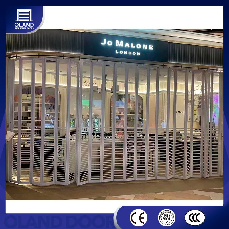 Commercial Transparent Folding Door Polycarbonate Crystal Clear Full View Security PC Folding Sliding Door for Shopfront &amp; Shopping Mall
