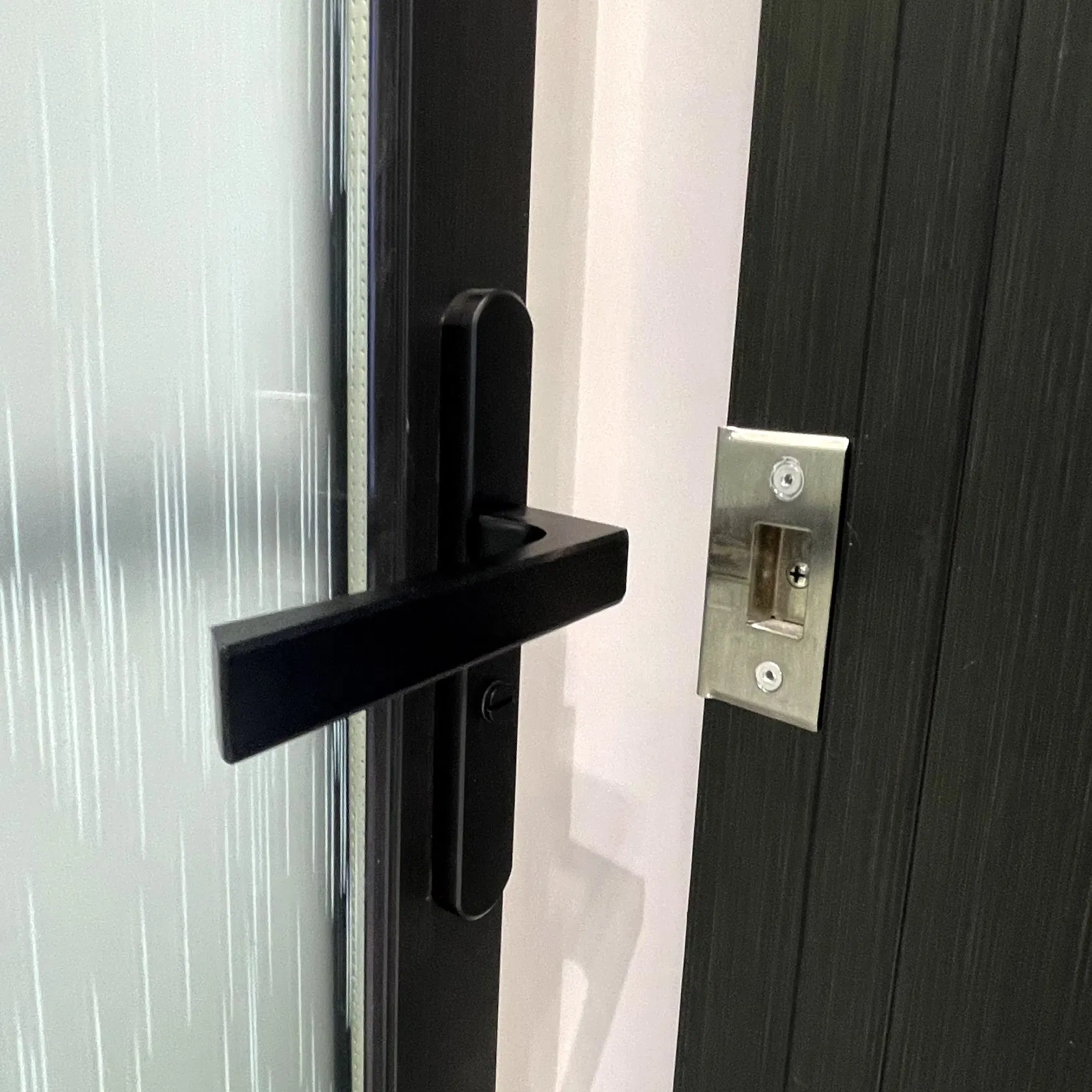 Hot Sale Construction Insulating Privacy Glass Aluminum Swing Door for Bathroom