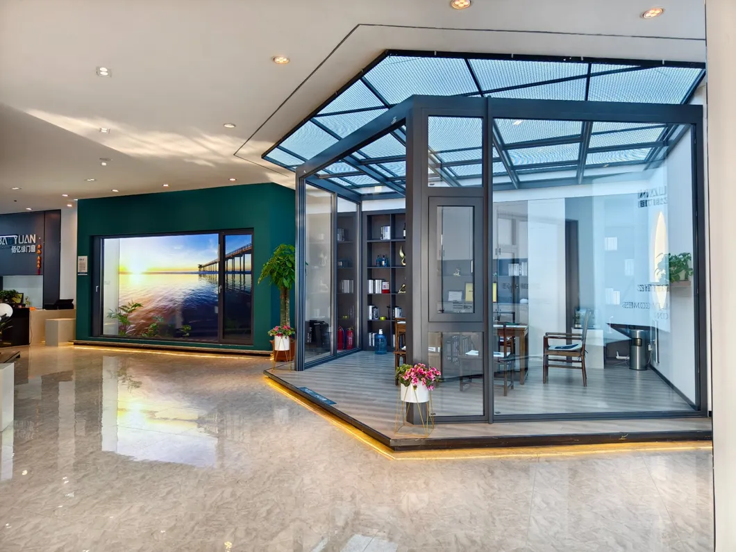 Detailed Window Photo 5