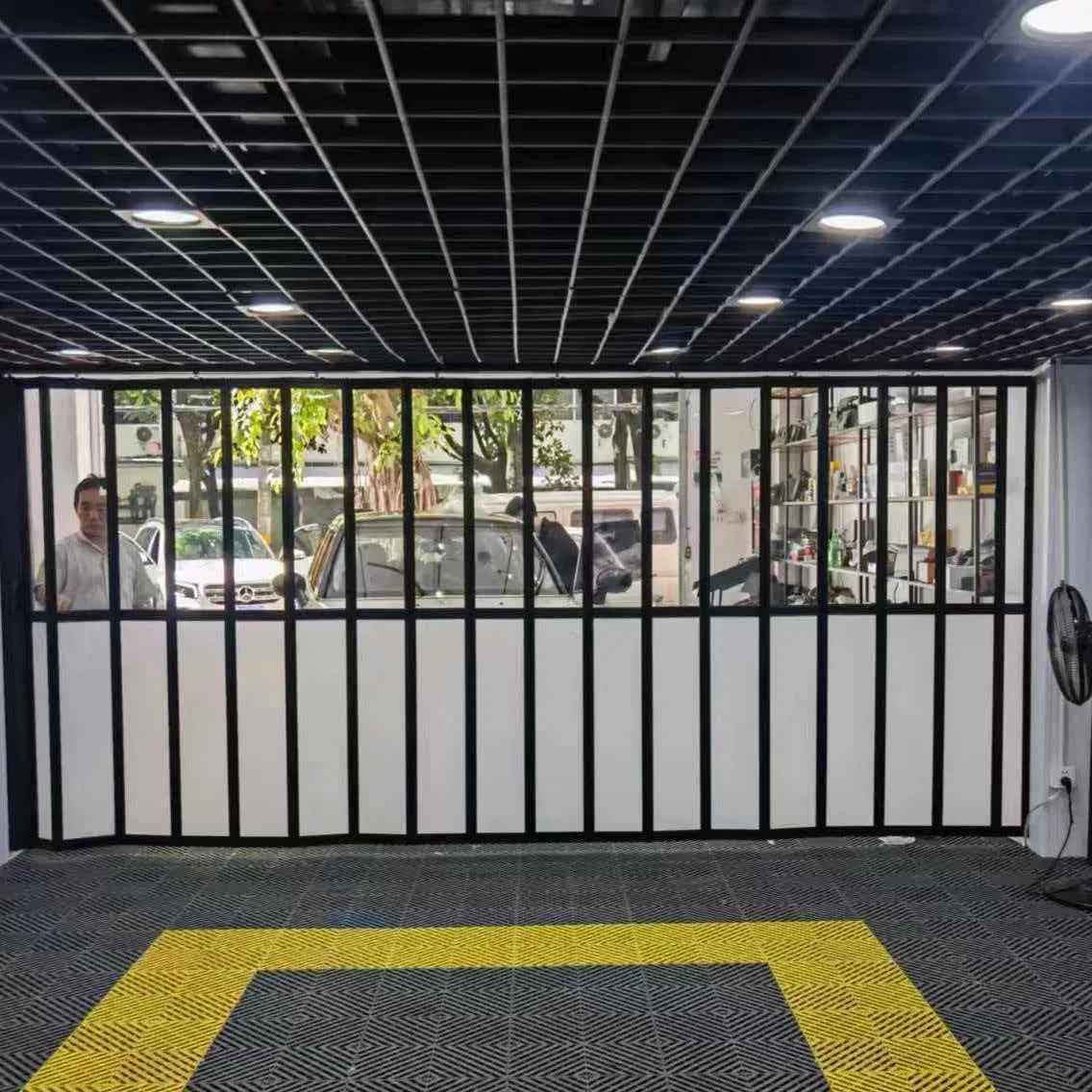Aluminum Polycarbonate Crystal Folding Door Accordion Transparent Security Door for Mall Shopfront