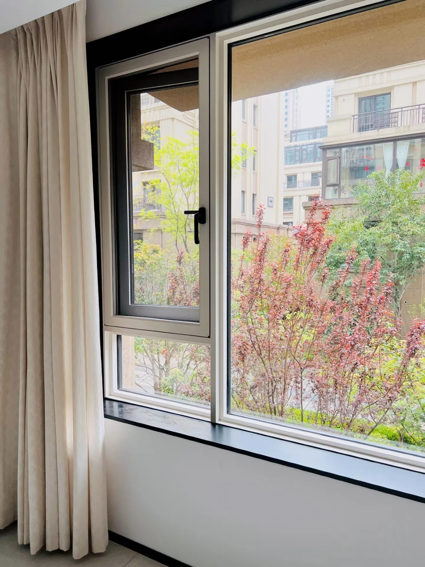 Custom Size Soundproof Aluminum Sliding Window Door for Living Room Balcony Patio