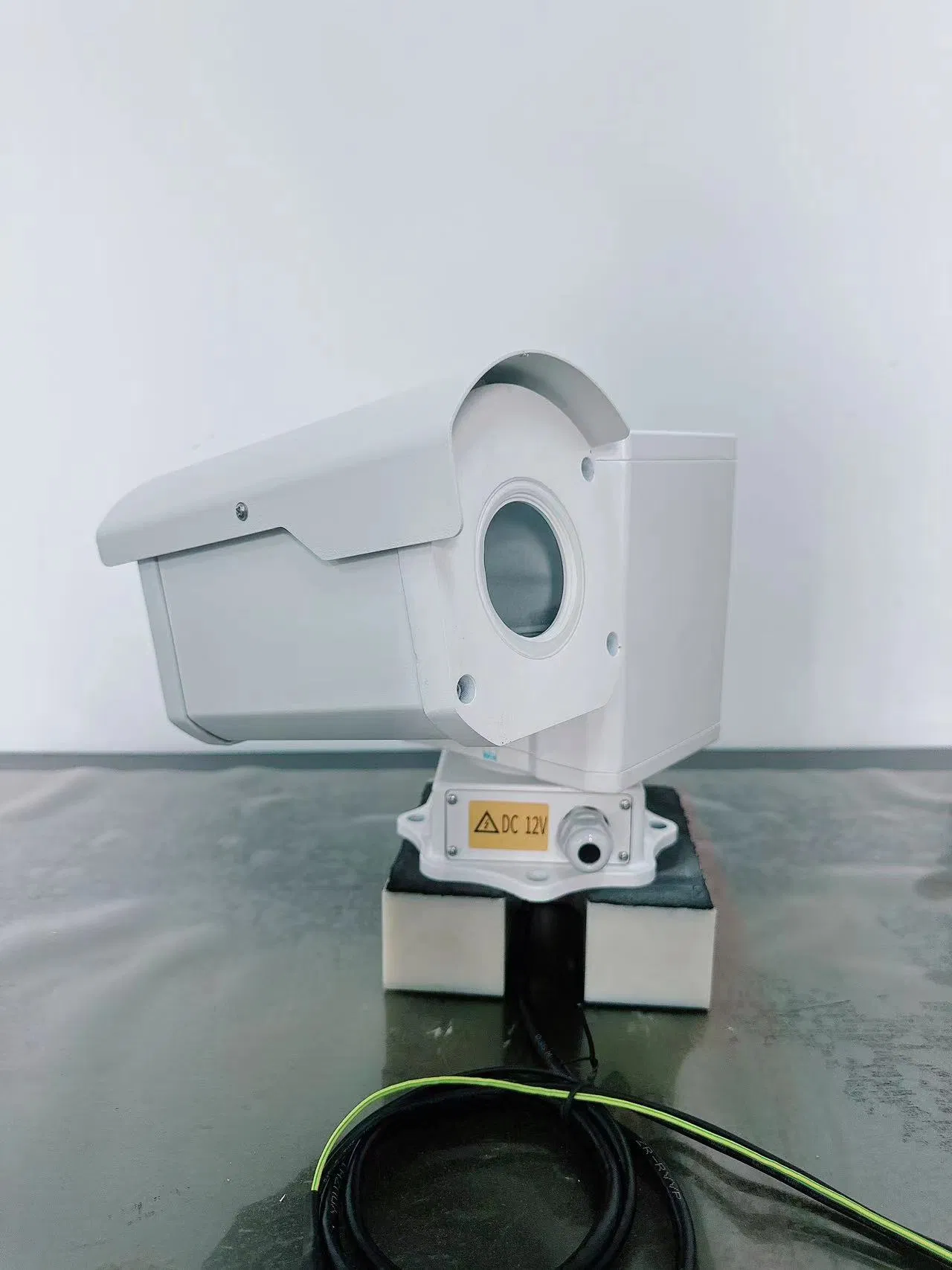 Sideloading High Speed Outdoor Pan Tilt Head