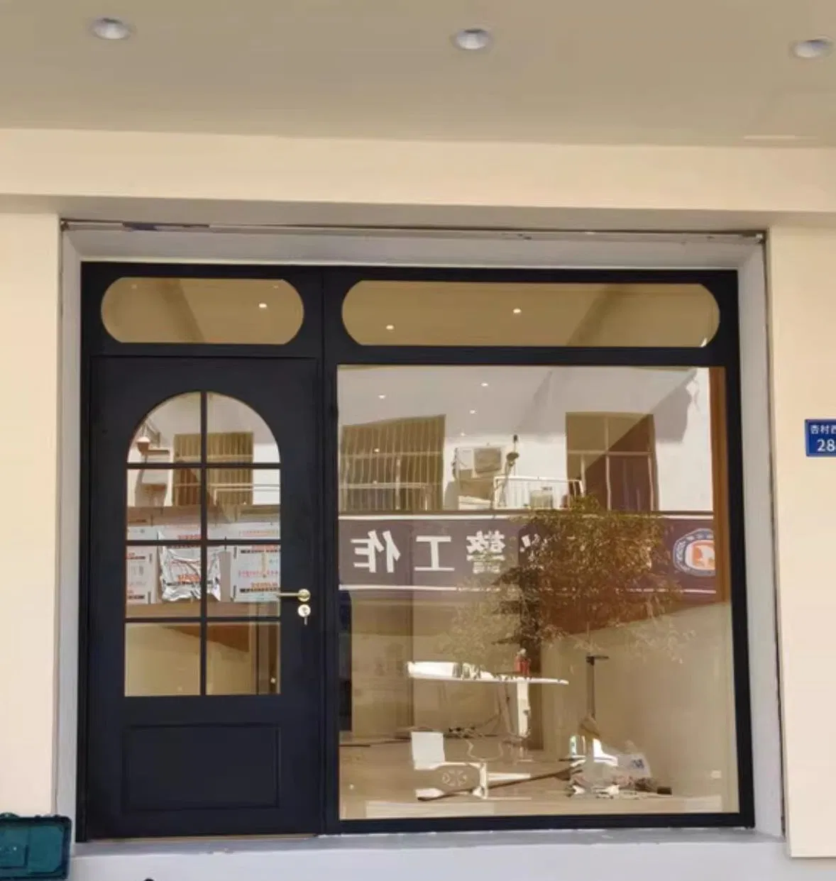 Factory Direct Minimalist Frame Modern Industrial Chic S Aluminum Glass Door for Shopfront