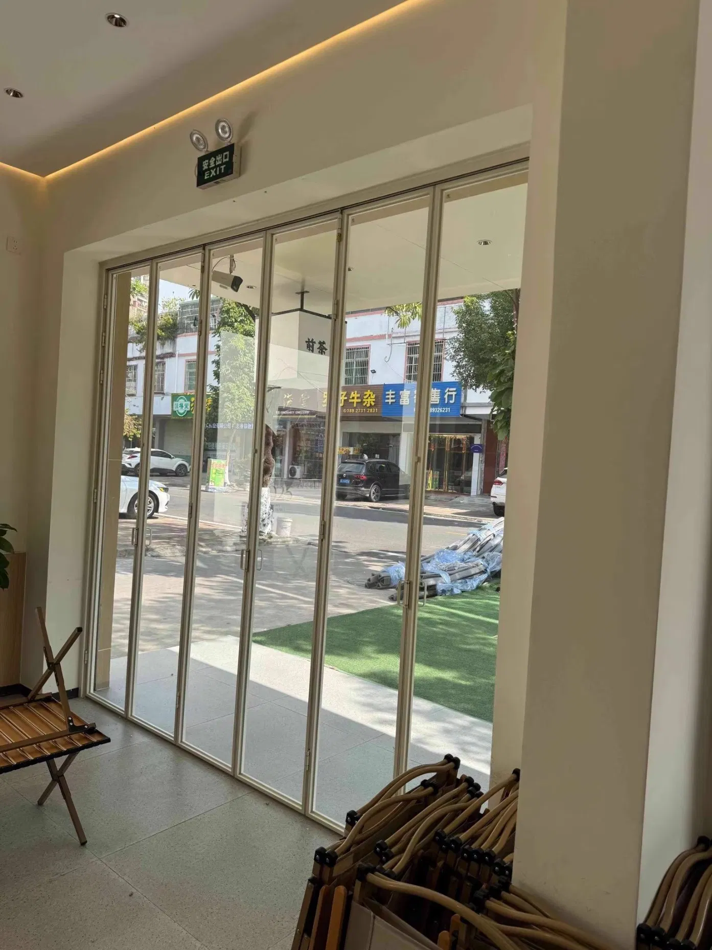 Multiple Panel Custom Aluminum Slim Profile Folding Bifold Door for Store