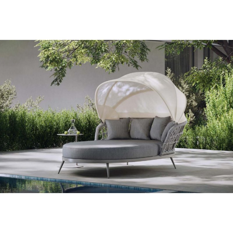 Stylish Outdoor Lounge Chair with Soft Cushion for Patio and Poolside Relaxing