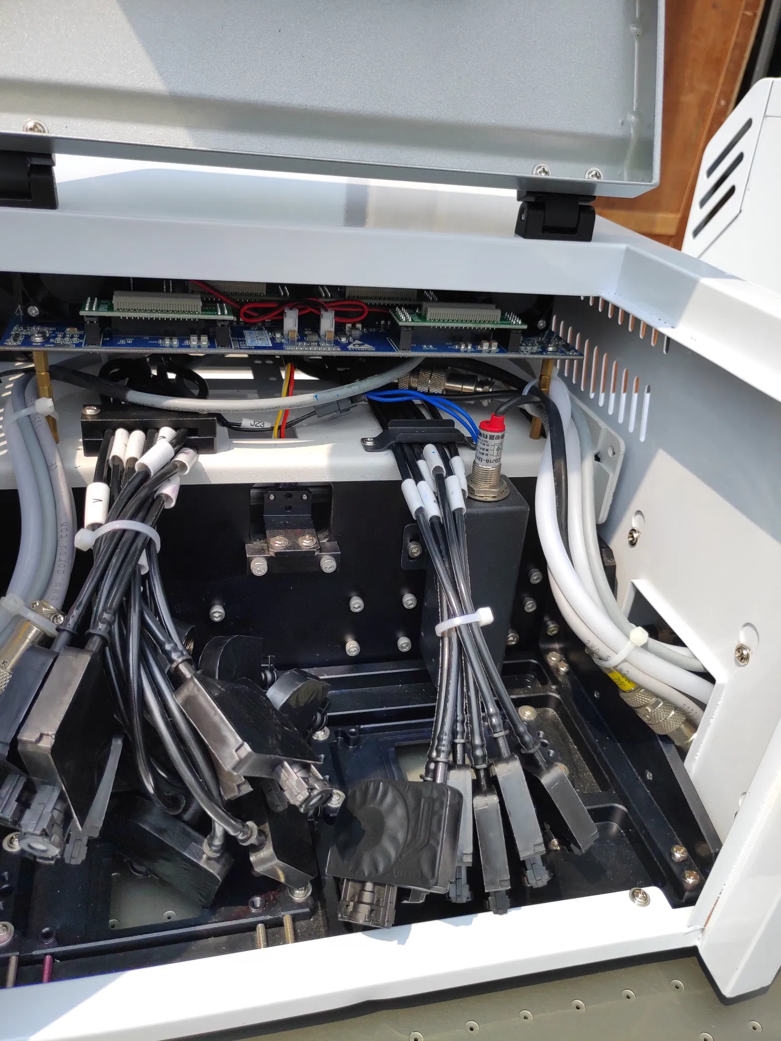 2 Heads 6090 Flatbed UV Glass Bottle Printer