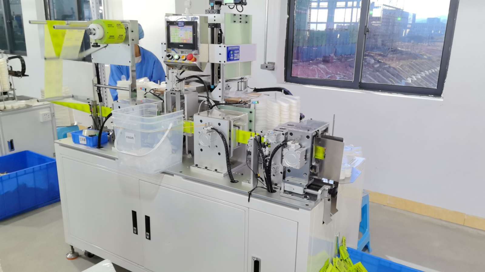 Unit Packing Process — Individual Glove Packaging for Hygiene and Safety
