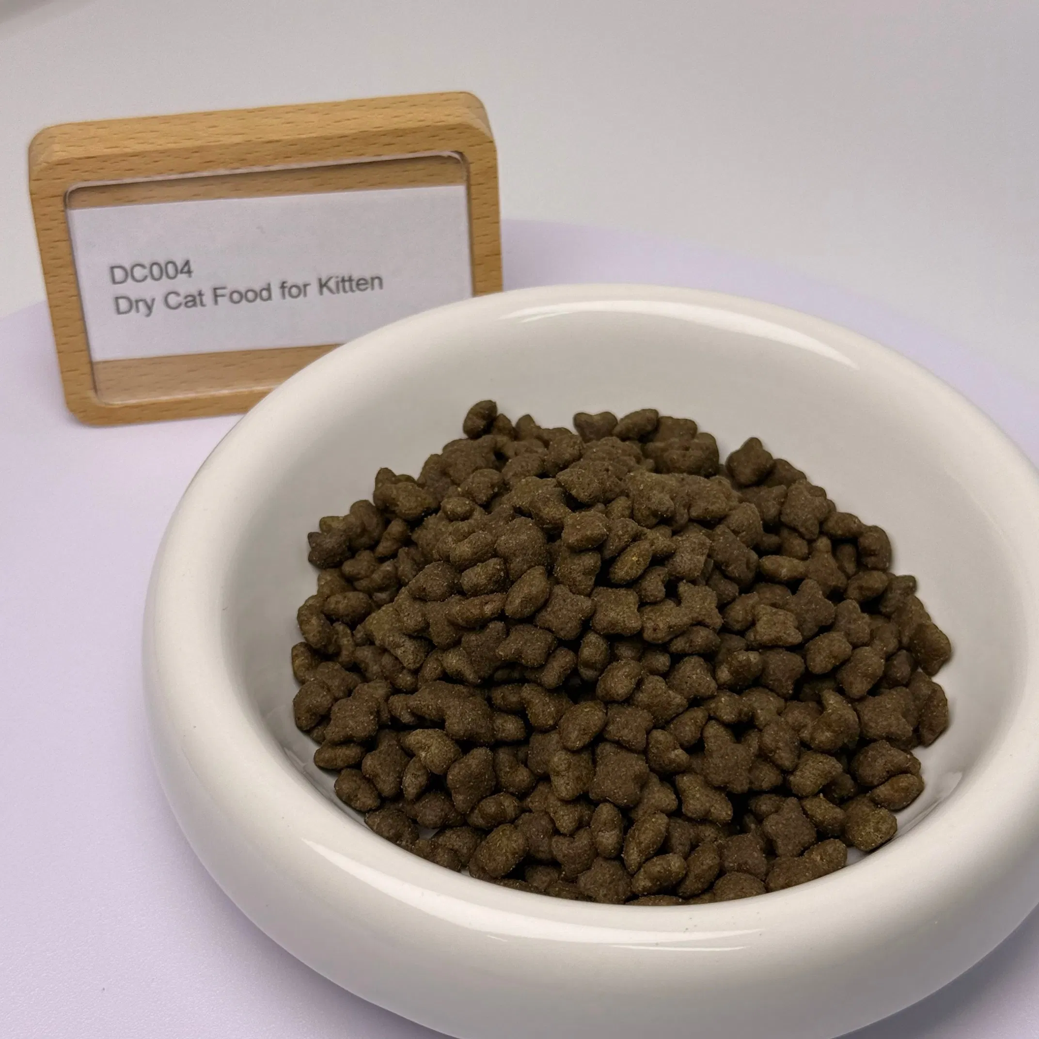 Alimento seco para gatos de alta energía satisface las necesidades diarias de juego y actividad