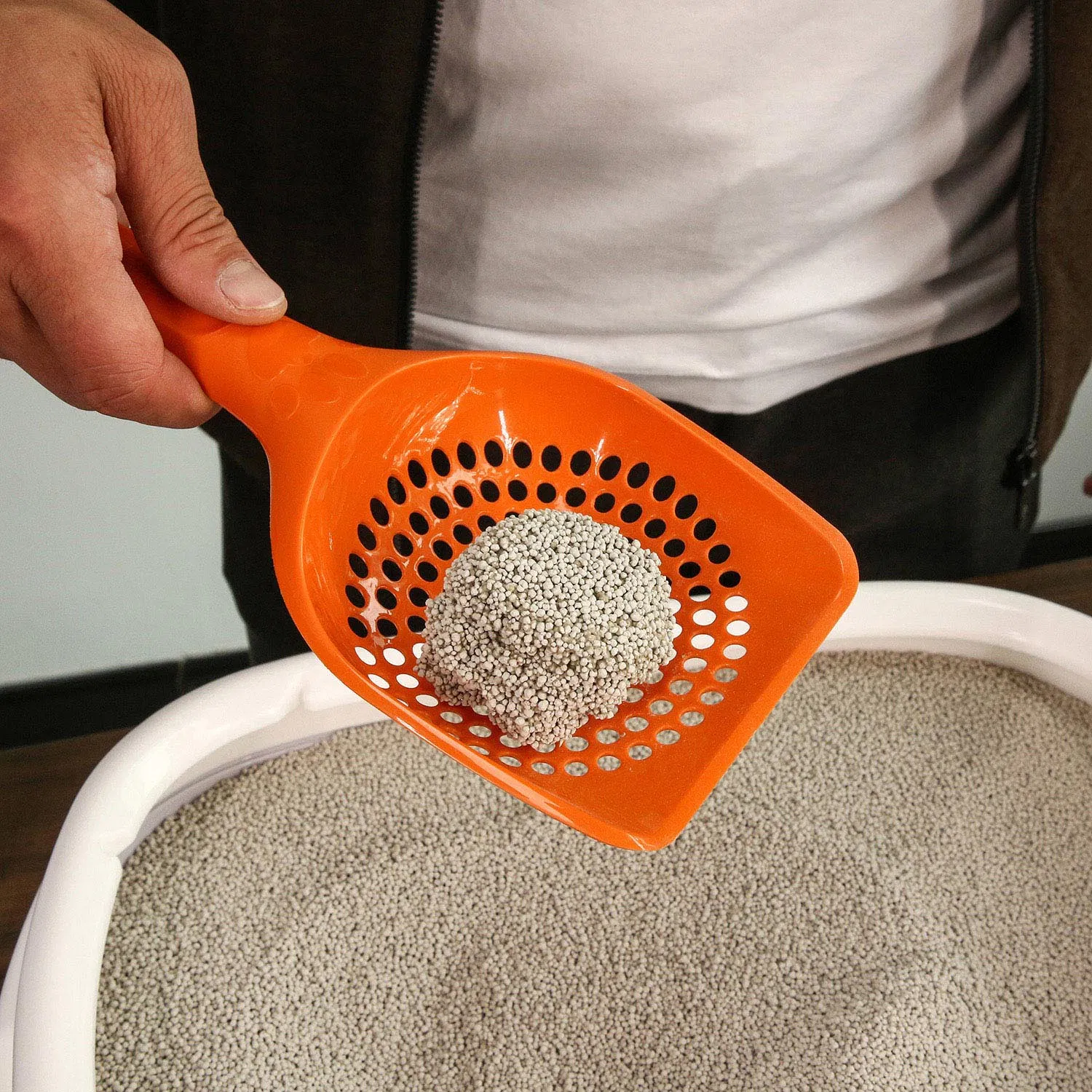 Precio de fábrica al por mayor para el mejor control de olores de arena para gatos de bentonita aglomerante (productos de limpieza para mascotas)