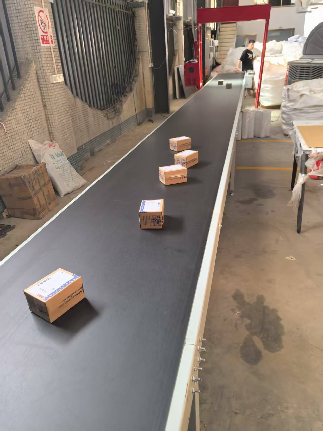 Custom Intelligent Belt Conveyor System for Logistics Express &amp; E-commerce Package Equipment