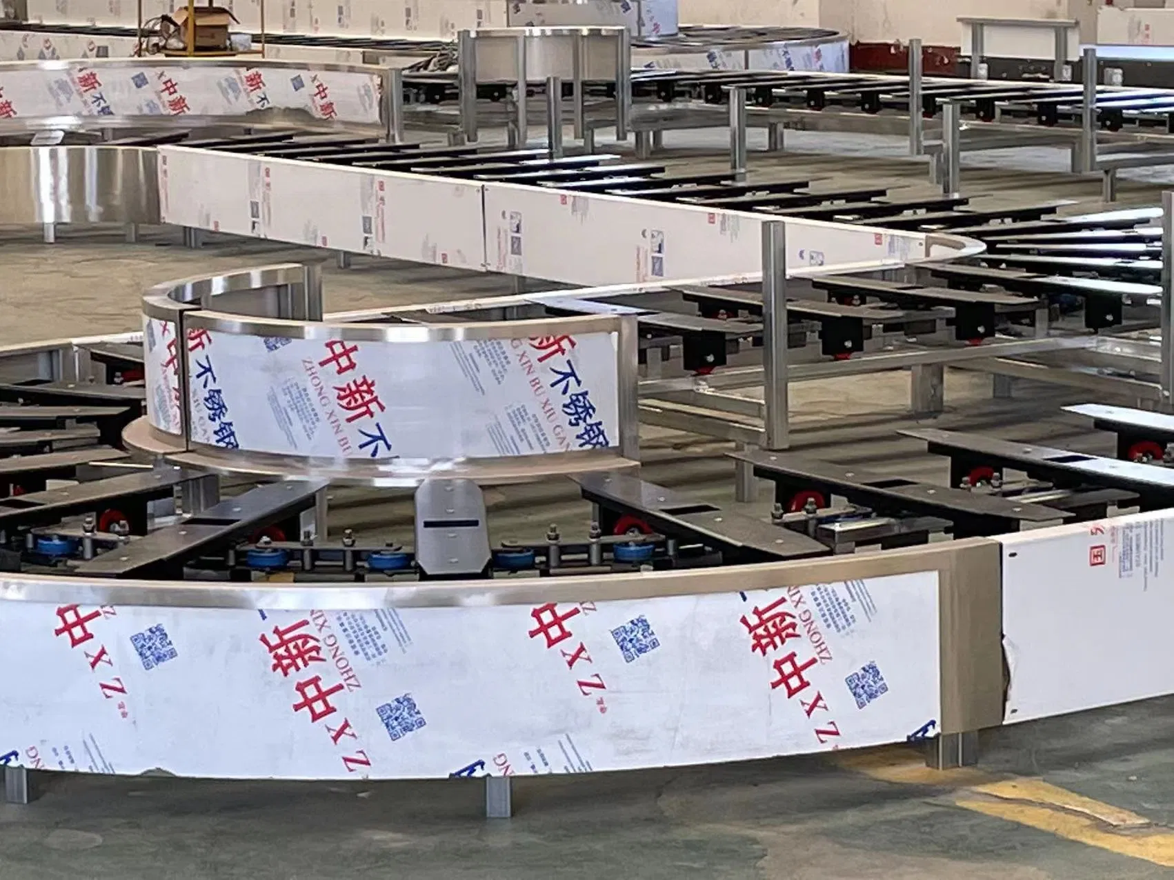 Airport Baggage Conveyor Belt System at Airport