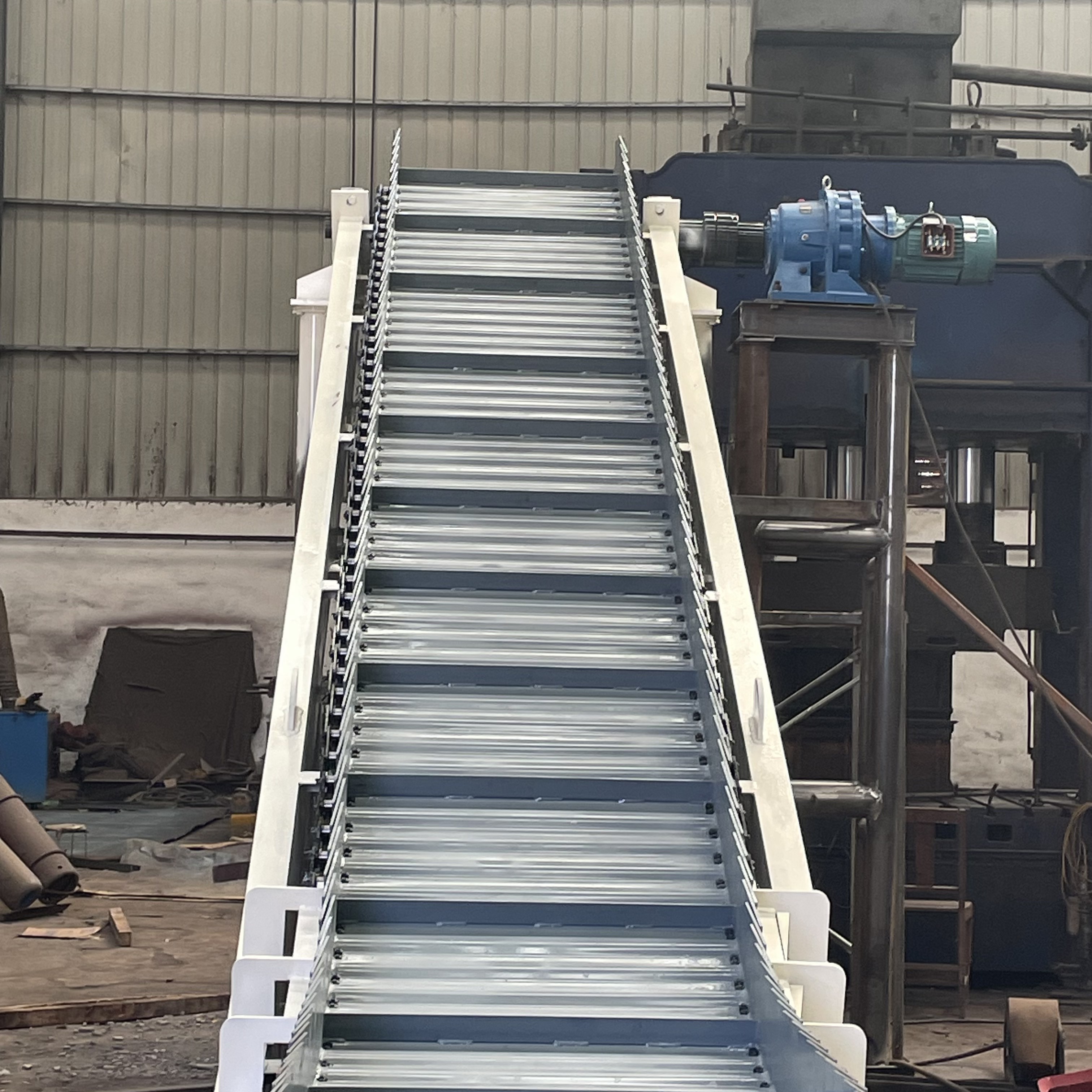 Heavy-Duty Adjustable Speed Apron Conveyor for Mining/Metallurgy Heat Resistant Chain Plate Double Arc Energy Mineral Equipment