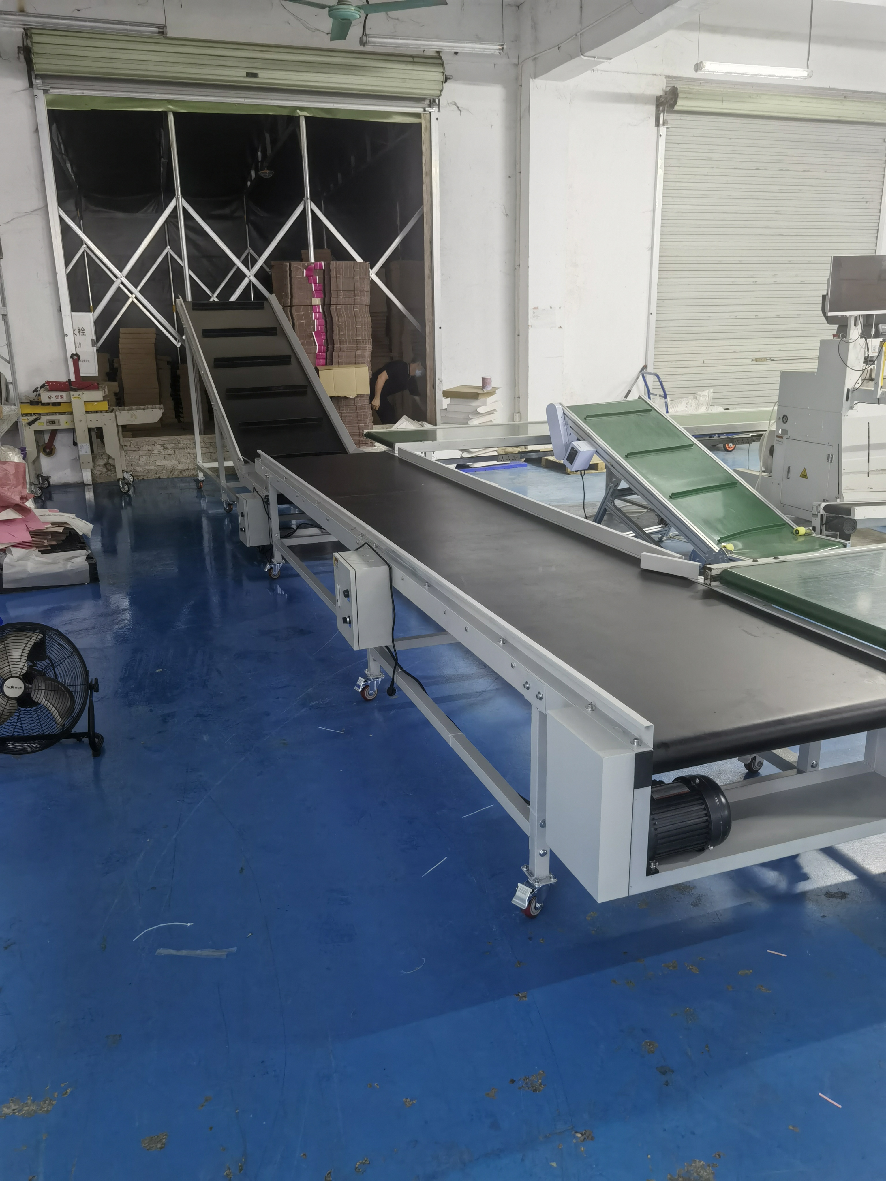 Custom Intelligent Belt Conveyor System for Logistics Express &amp; E-commerce Package Equipment
