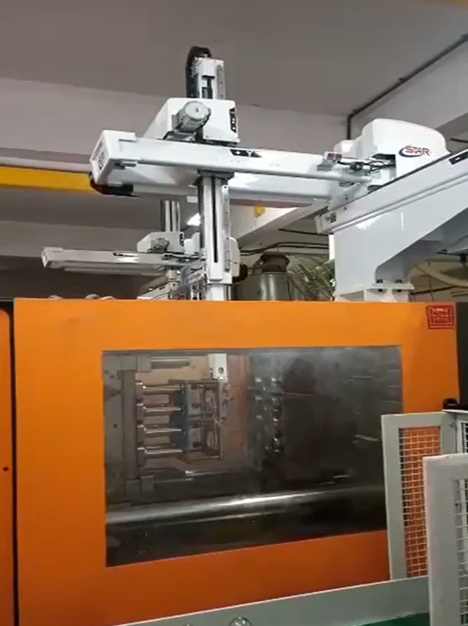 Robotic Conveyor Automation System with Pick and Place Integration for Industrial Material Handling and Packaging Line