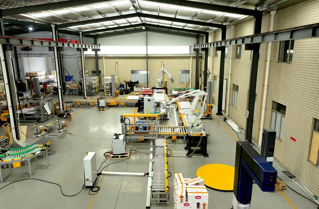 Complete Packaging Line Stretch Wrapper Robotic Palletizing System with Motorized Conveyors Pallet Dispenser