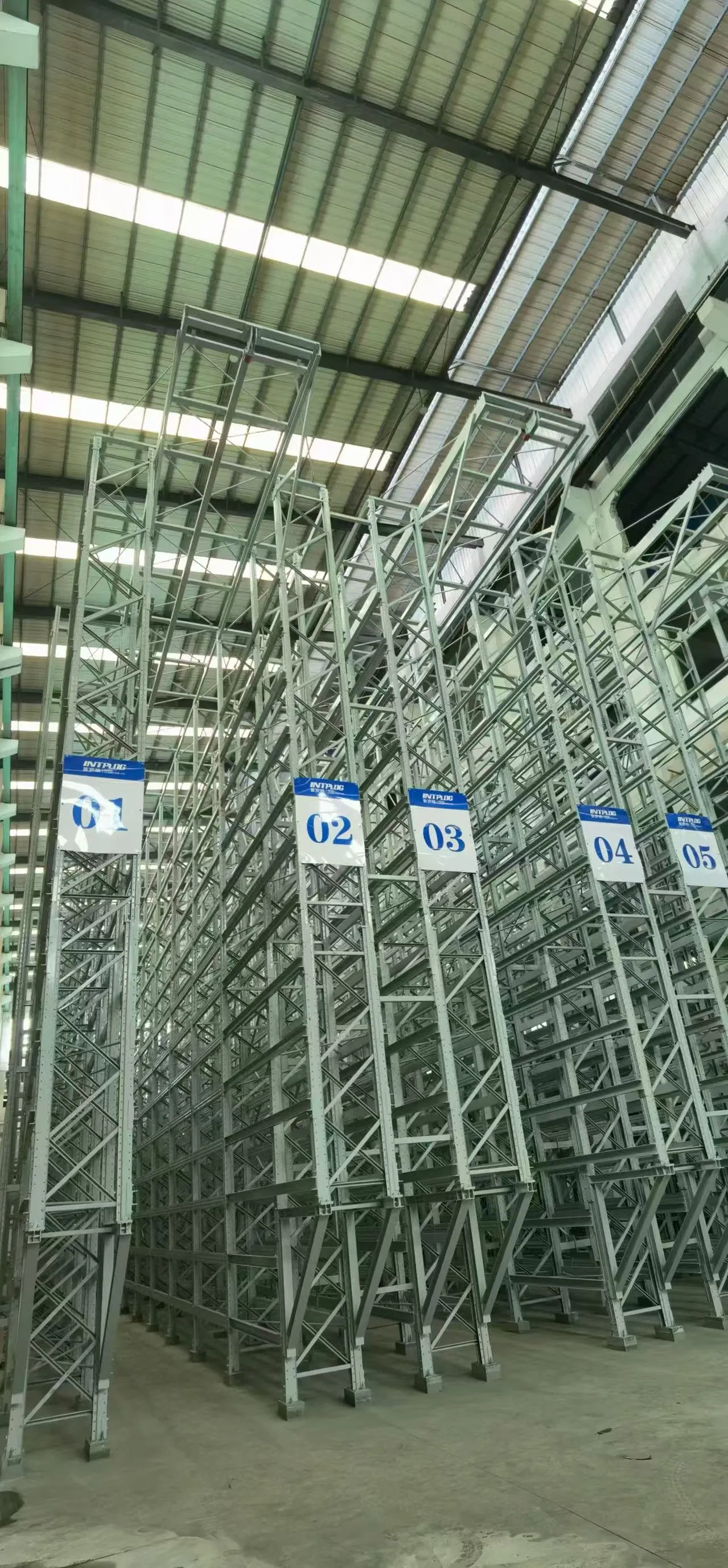 Pallet Racking System with Conveyor Line for Efficient Warehouse Management