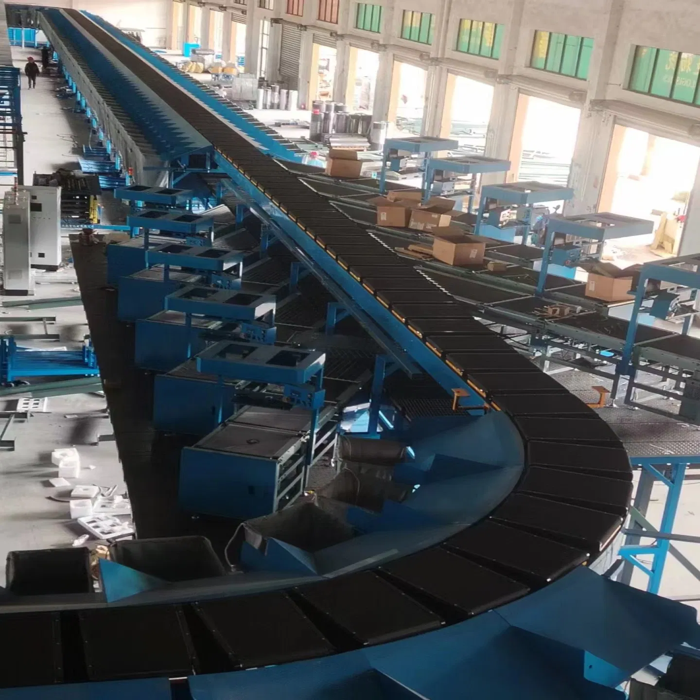 Advanced Smart Warehouse Conveyor System for Streamlined Logistics