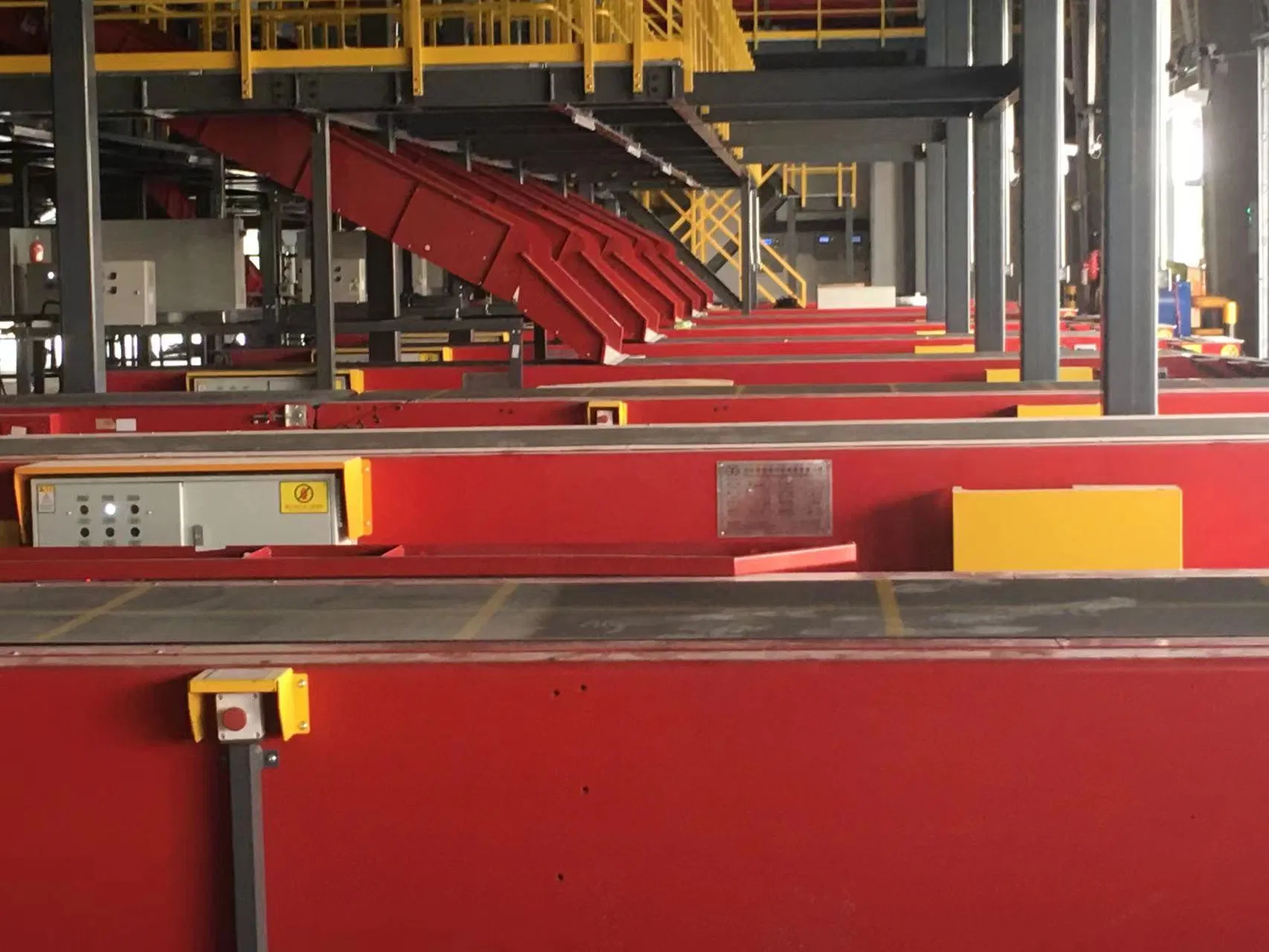 Truelisort Reliable Heavy Duty Telescopic Conveyor System for Industrial Environments