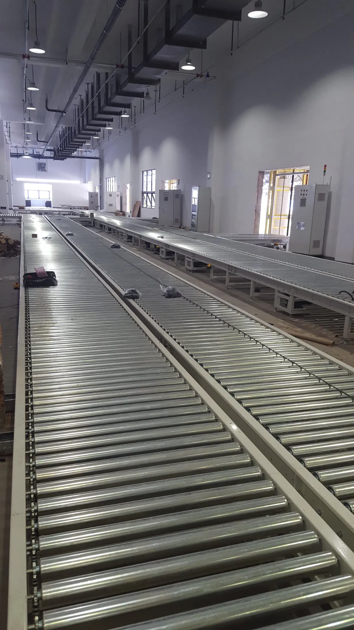 Advanced Smart Cold-Chain Logistics Conveyor System for Cargo Handling