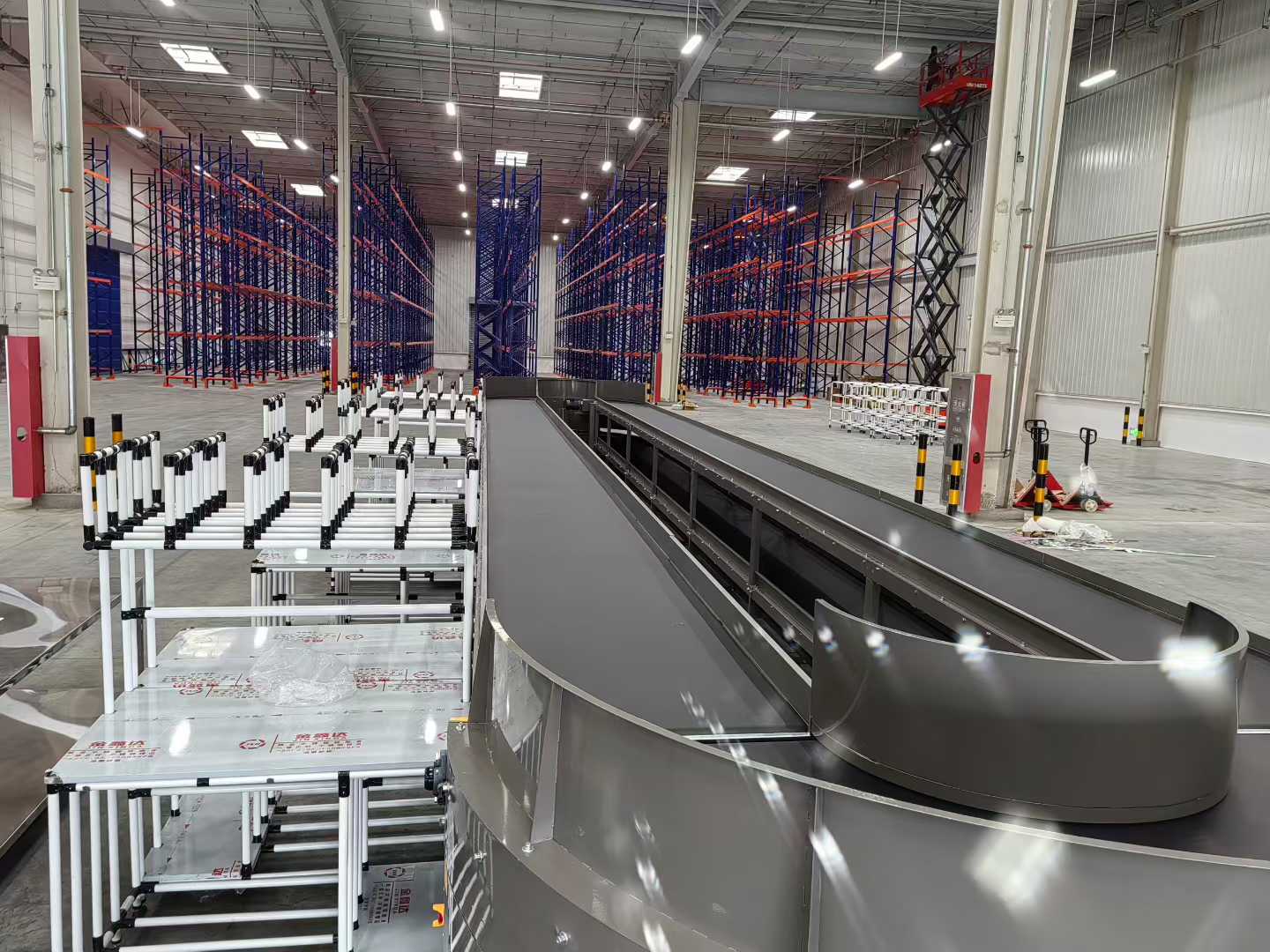 Custom Intelligent Belt Conveyor System for Logistics Express &amp; E-commerce Package Equipment