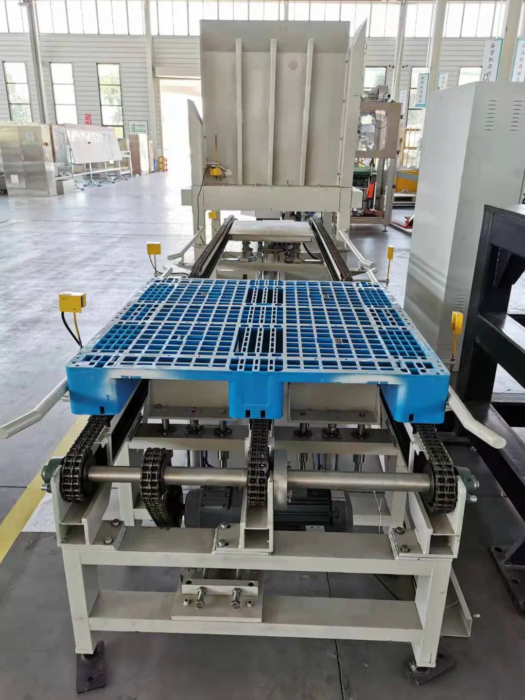 Heavy Duty Pallet Conveyor System for Packaging Automated Palletizing Solution