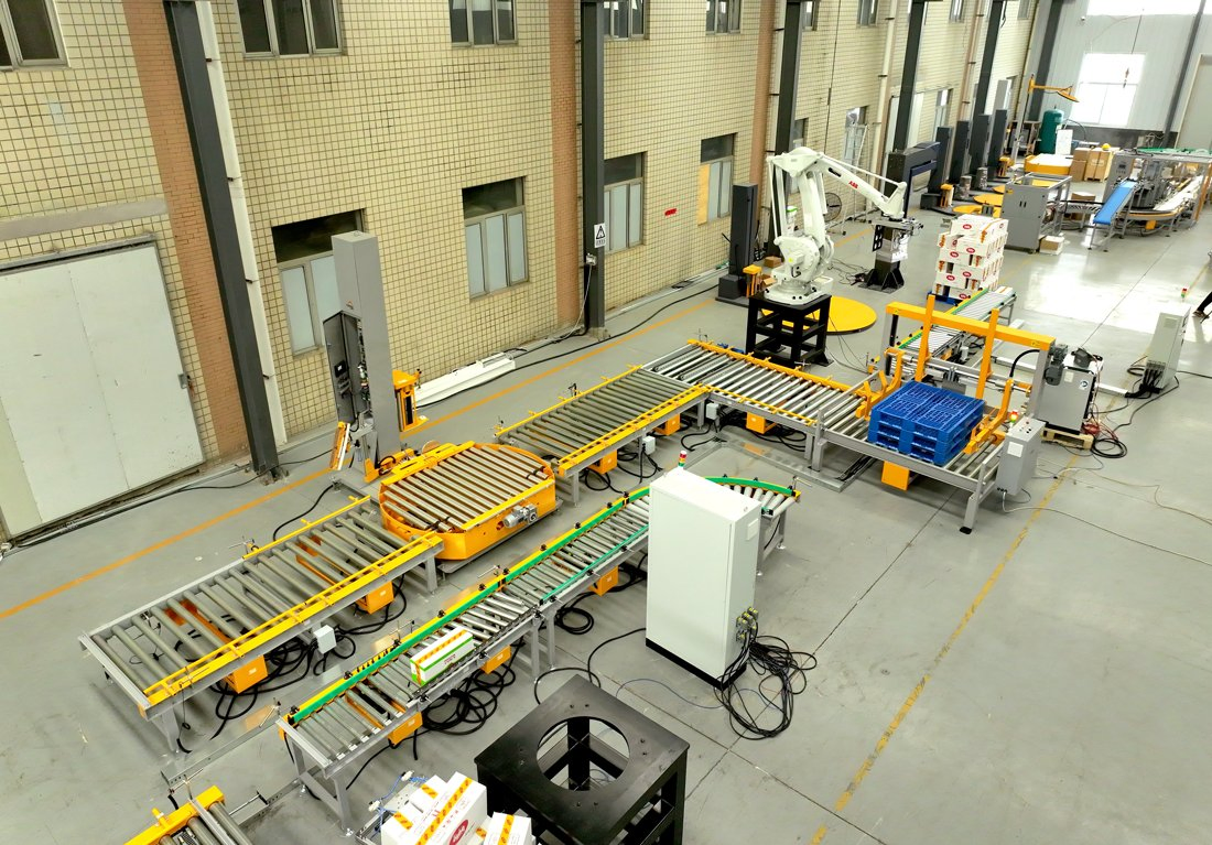 End-of-Line Packaging System Robot Palletizing Pallet Dispenser Conveyors