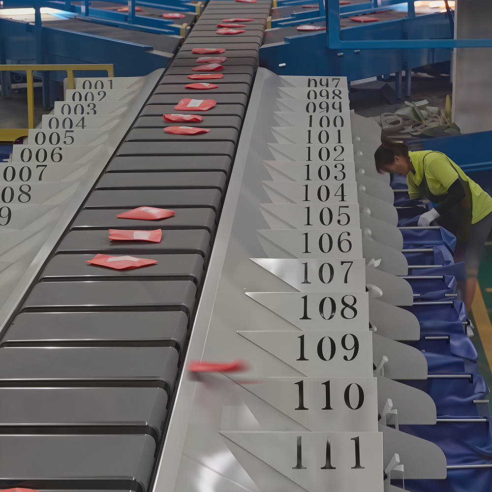 Truelisort Intelligent Cross Belt Sorter System with CE Certification High Throughput Automated Logistics Sorting Conveyor