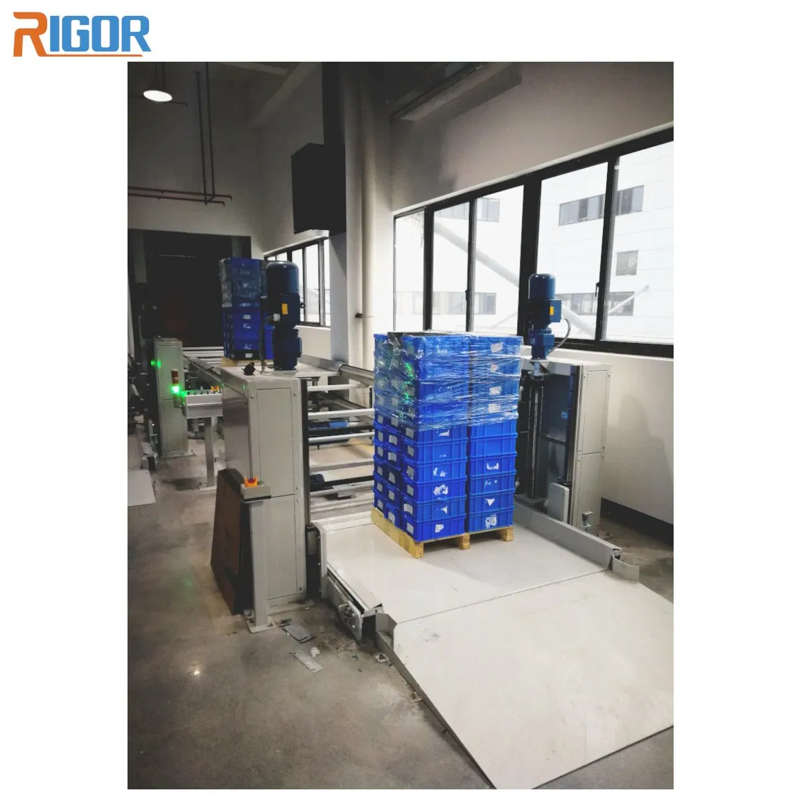 High-Performance Vertical Lift System for Streamlined Pallet Handling