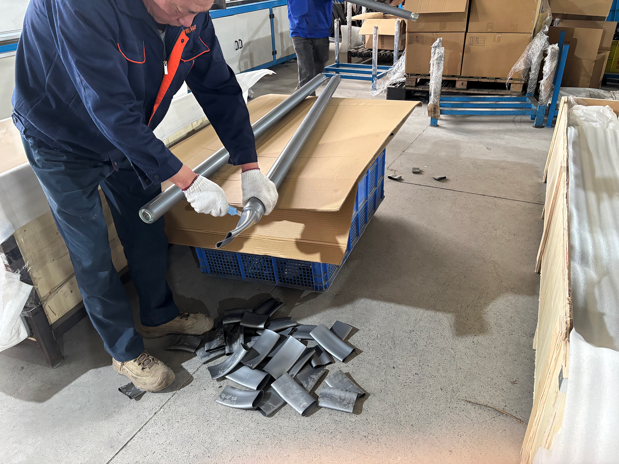 Top Quality Customizable Roller Conveyor Solutions Modular Gravity Conveyor Roller with Steel Bracket
