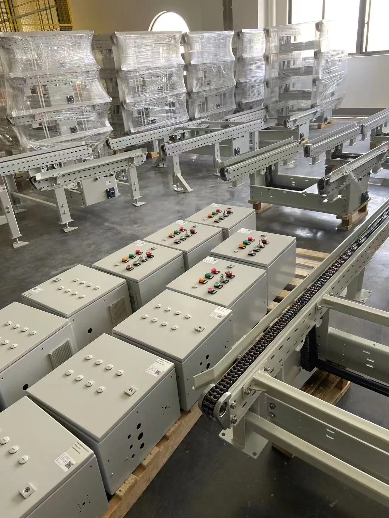 Versatile Warehouse Conveyor Line for Seamless Product Transmission and Handling