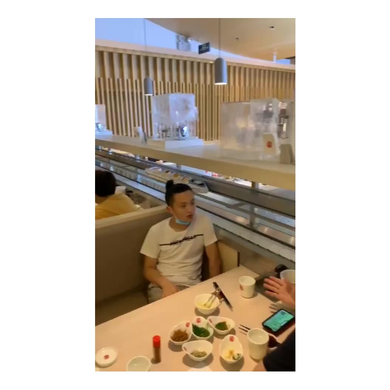 Smart Sushi Train Automated Food Delivery System AI-Powered Sushi Conveyor Food Serving Train