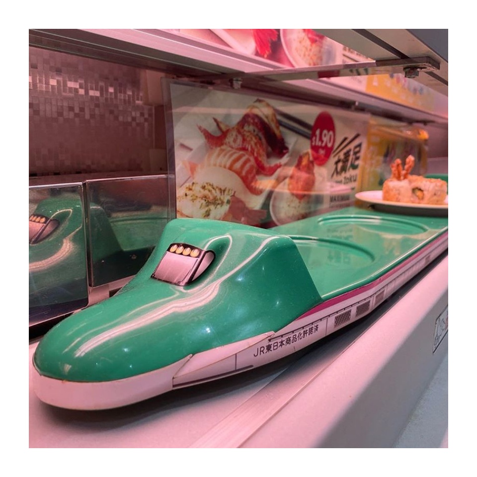 Smart Sushi Train Automated Food Delivery System AI-Powered Sushi Conveyor Food Serving Train